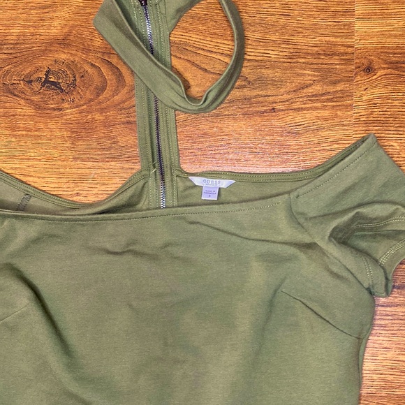 🌷Guess 🌷 Olive Green Choker Off Shoulder Dress - Picture 5 of 5